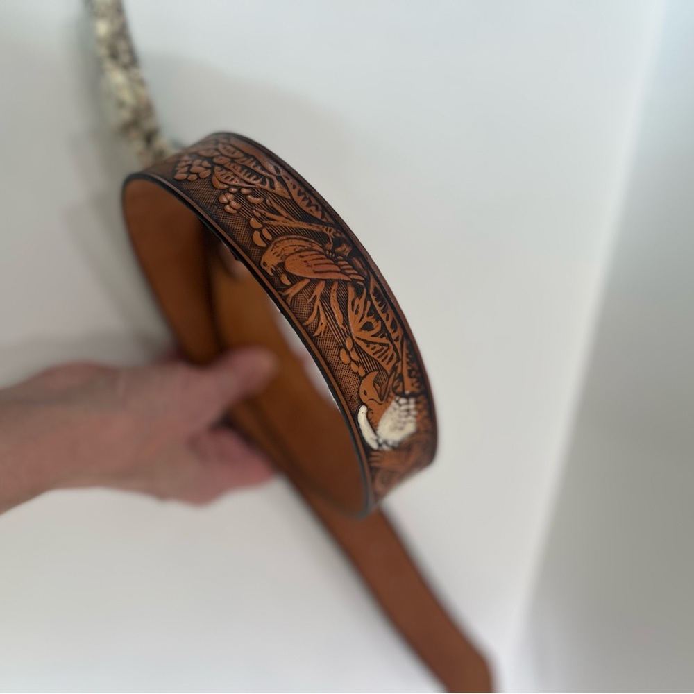 Genuine tooled leather Belt White Howlite Magnesite embellished with eagles boho - Picture 9 of 12
